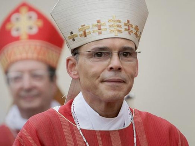 obispo-megalono-suspende-francisco-papa