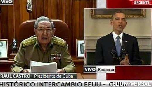 Un canal de TV mostraba en pantalla a Raúl Castro y Barack Obama mientras anunciaban, al mismo tiempo, la apertura de relaciones AP