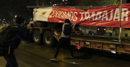Incidentes durante paso de camiones por La Moneda