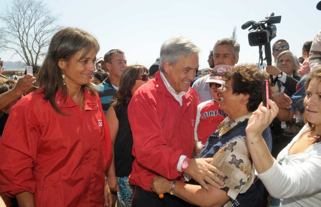 Jacqueline_Van_Rysselberghe_en_Dichato-Terremoto-Tsunami-Chile