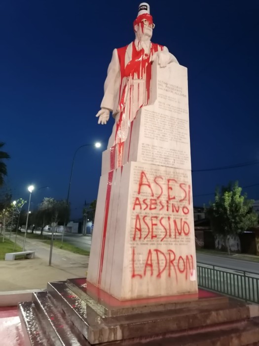 allende asesino ladron estatua