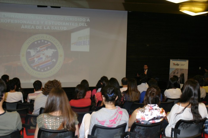 rodrigo eitel, coach, presidente fundación nuevos lideres, charla magistral universidad diego portales - copia